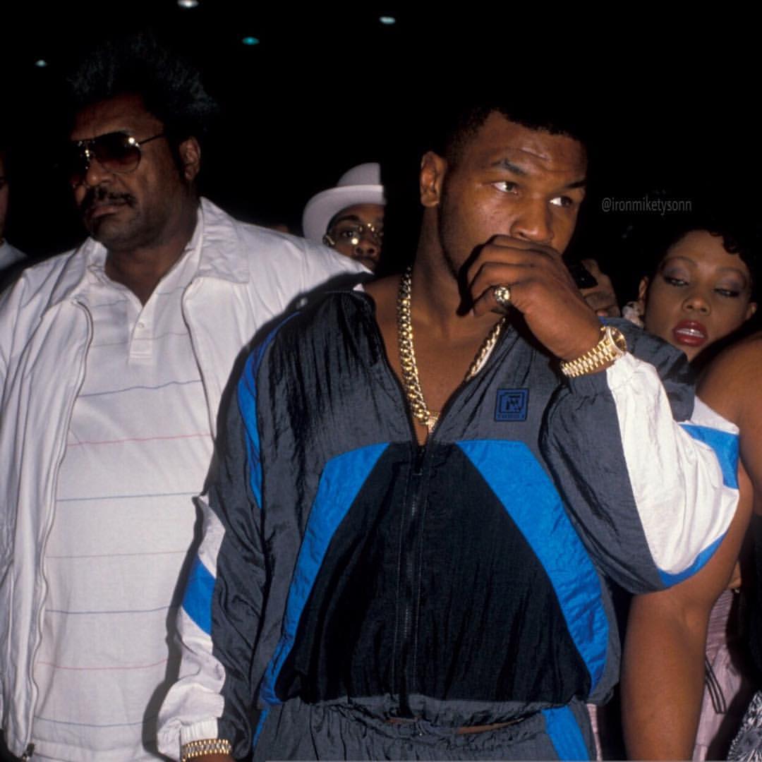 泰森八十年代珍贵影像,泰森金链子图片