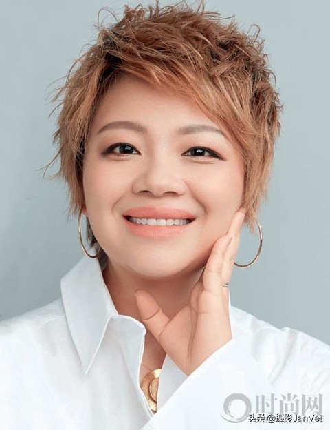 当代女性陈晓彤会三种语言，带领百年国际品牌亚瑟士越来越年轻