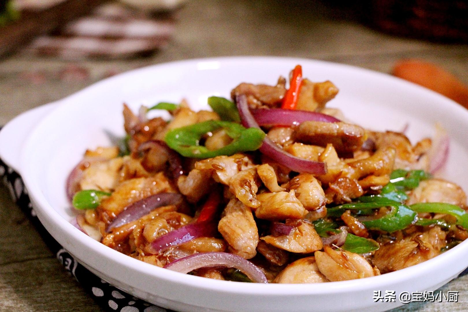 猪肉涨价了不知道吃什么好,鸡肉怎么炖肉才嫩好吃又有营养