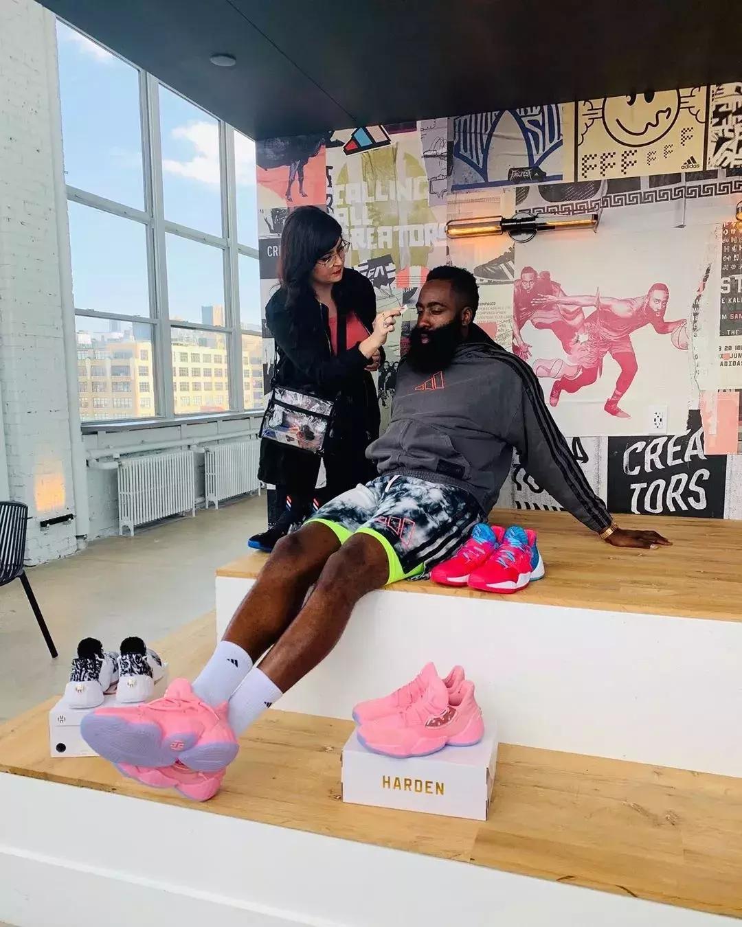 nba球员上脚pg5,nba球星上脚pg4藏青色