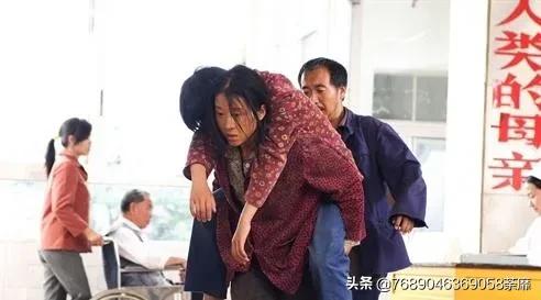 伟大母爱瞬间戳中泪点,母爱太伟大了很心酸