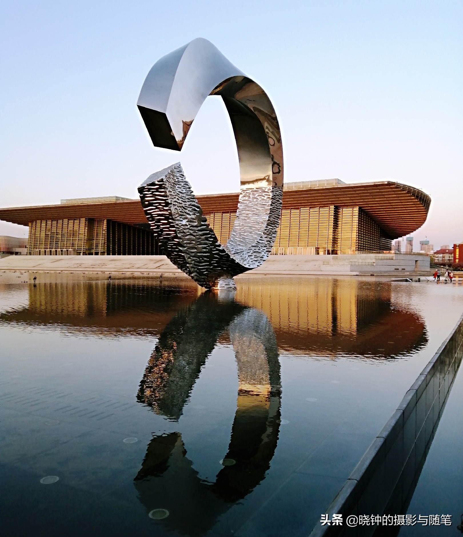 姹紫嫣红的天津文化中心，让人感受到这座城市的文化氛围与格调