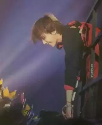 始于颜值，陷于才华，忠于人品，他永远是南韩之光