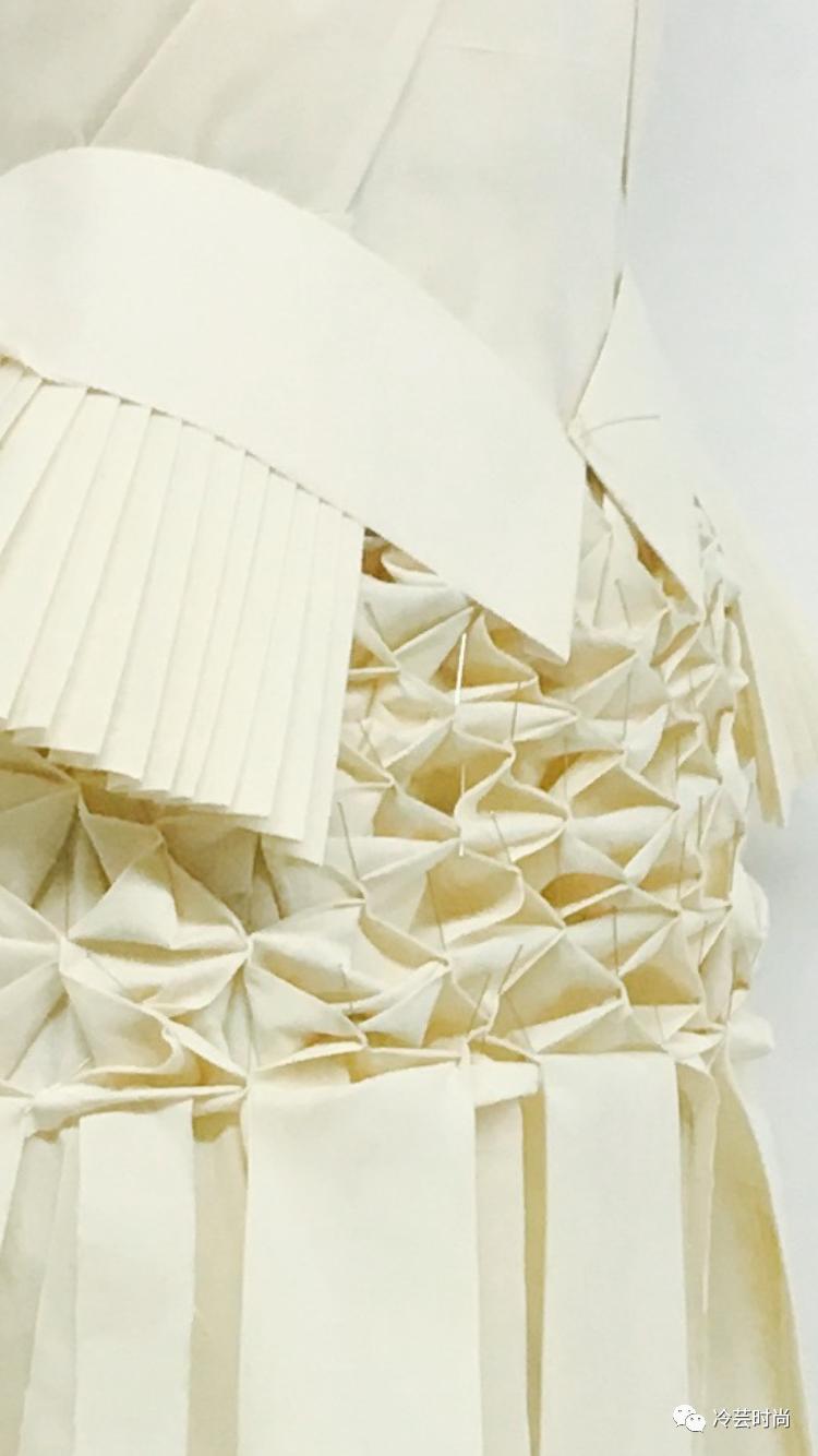 做一个专业的服装人,服装设计专业学生的作业