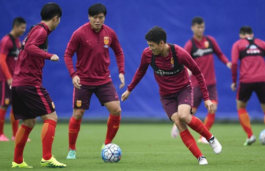 假如c罗梅西内马尔加入国足,c罗和梅西能拯救国足吗