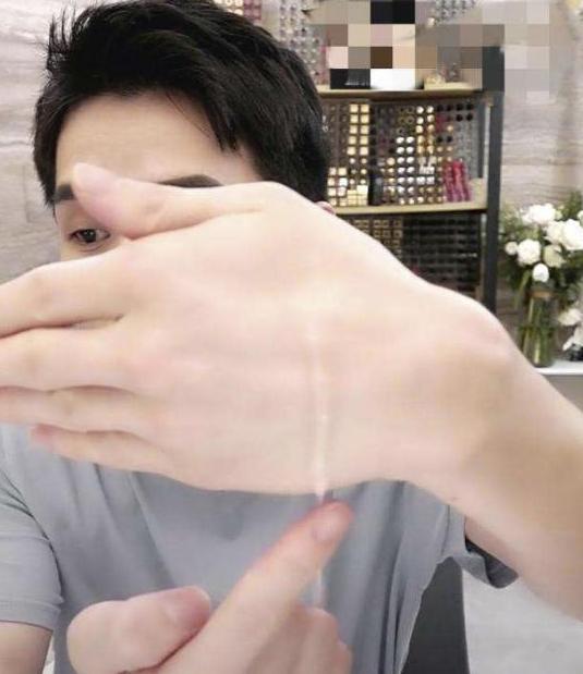 李佳琦推荐的4款抗衰老精华,李佳琦海蓝之谜眼部精华