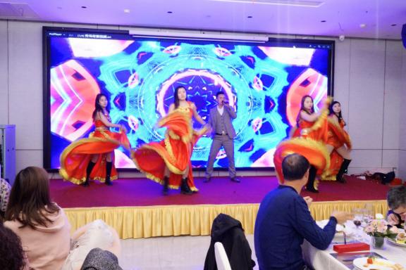 共享美衣：服装界“华为”登陆襄阳，云上衣橱走进万家