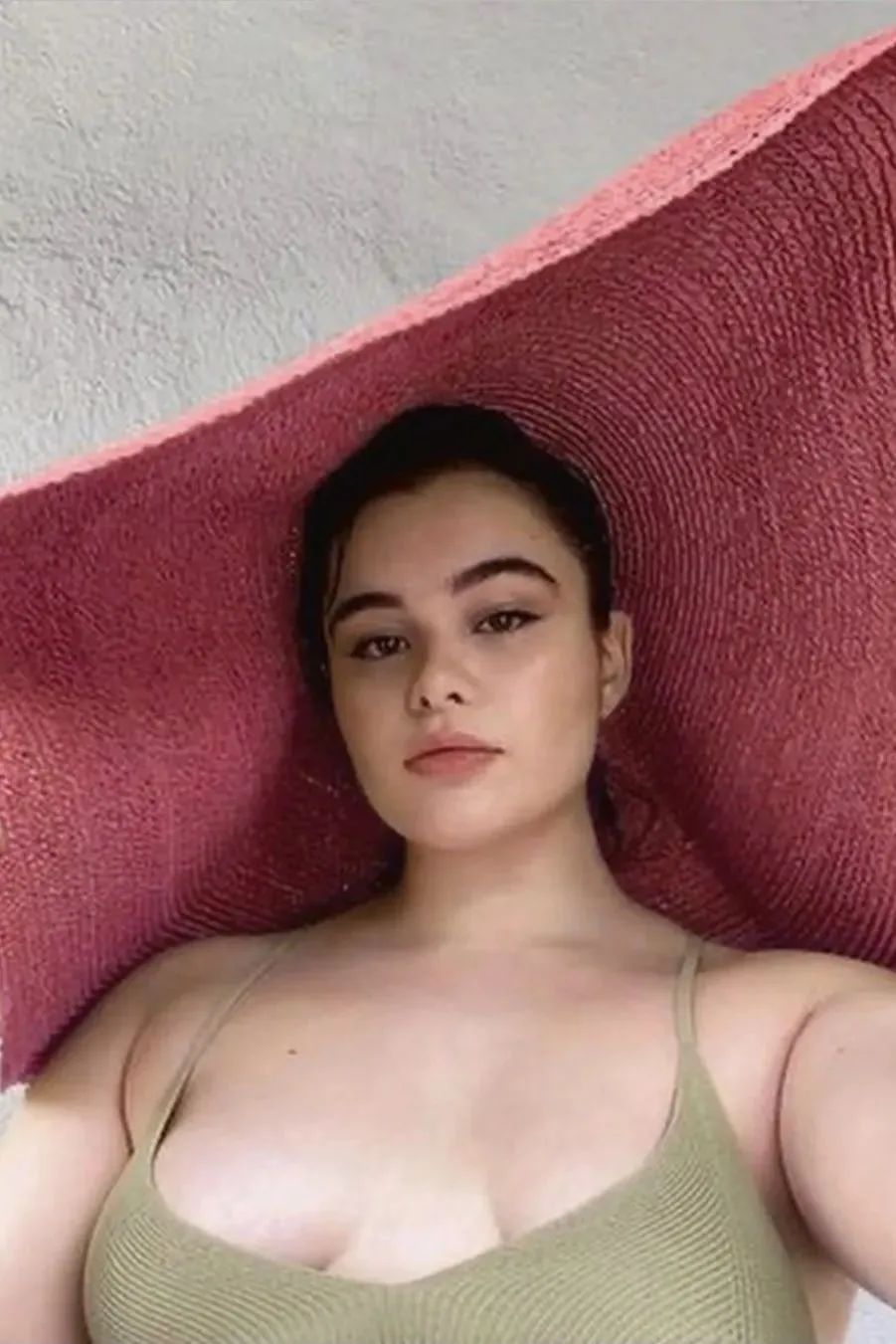 圆脸戴什么帽子比较好,圆脸女孩如何选帽子