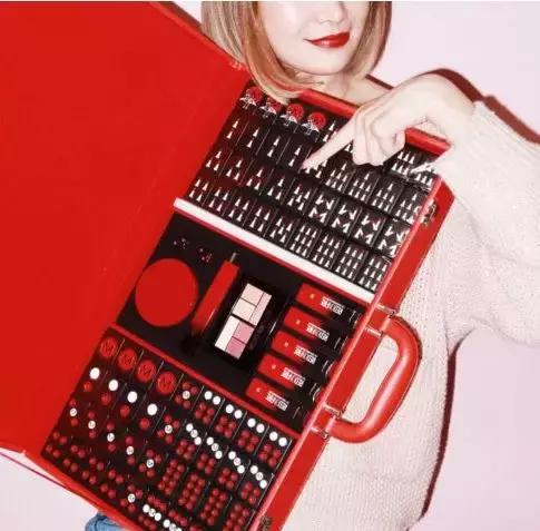 美宝莲限定口红,美宝莲新年口红