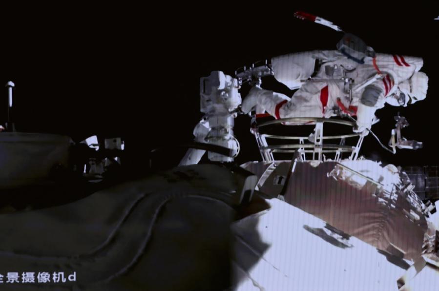 空间站的温度是如何恒定的,空间站里的温度怎么解决