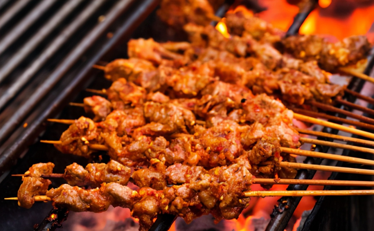 狗狗拉稀红色大便像果酱,狗狗拉稀红色大便像果酱怎么处理