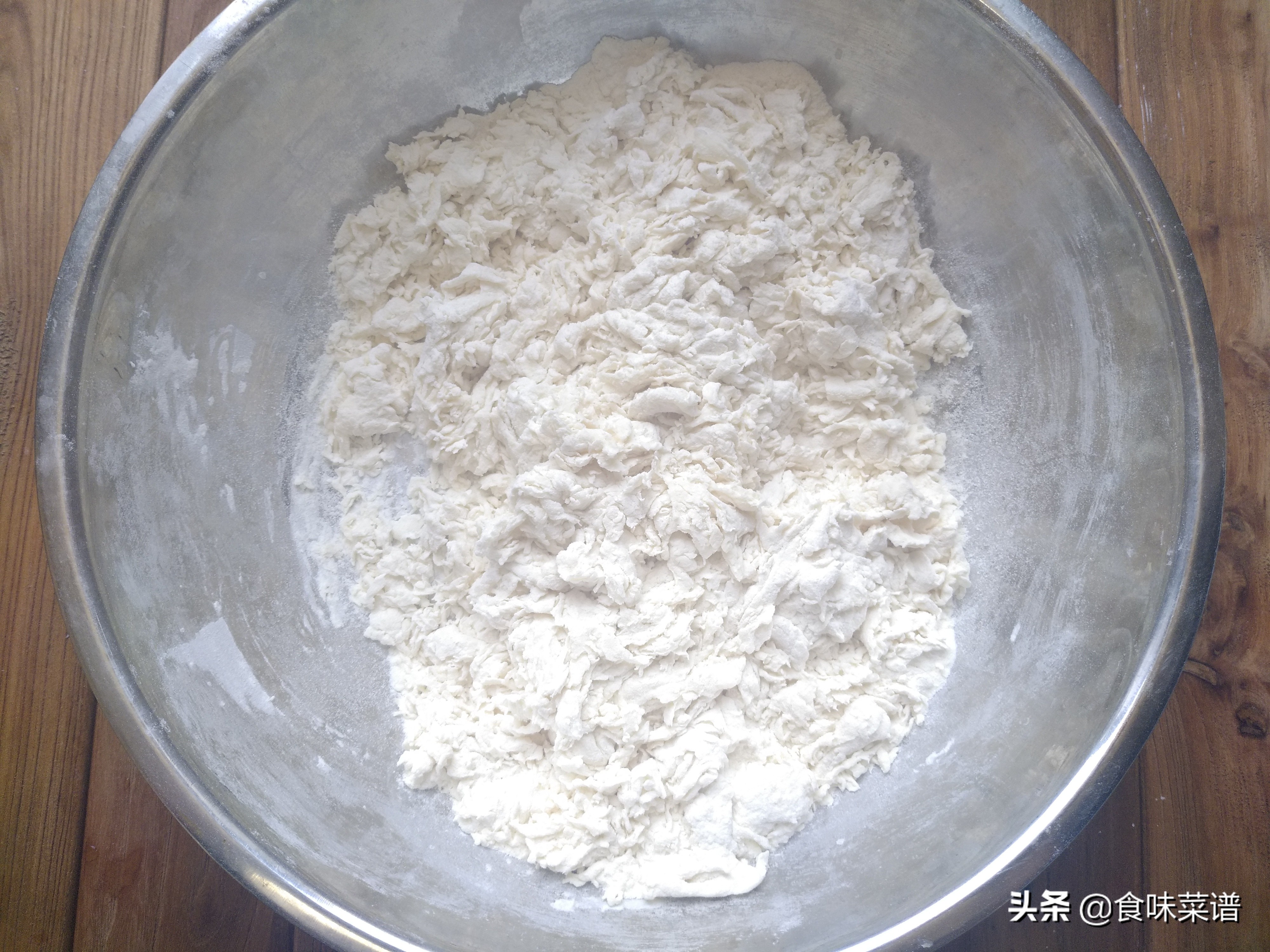 教你白菜肉包子的做法，皮薄馅大，上锅蒸记住这一步，松软不塌陷