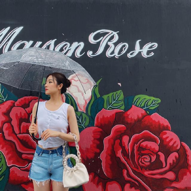 李兰迪绝美牛仔短裤照片,李兰迪晒男友视角照