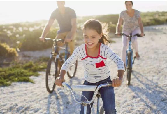 夫妻年龄相差几岁最不容易离婚,两口子年龄相差几岁生活最幸福