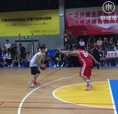 顺步拜佛接胯下运球,顺步启动