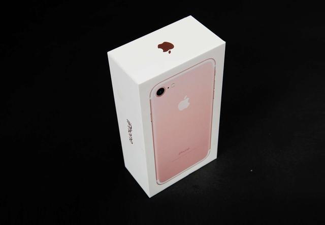 iphone7老机,十年前的iphone7