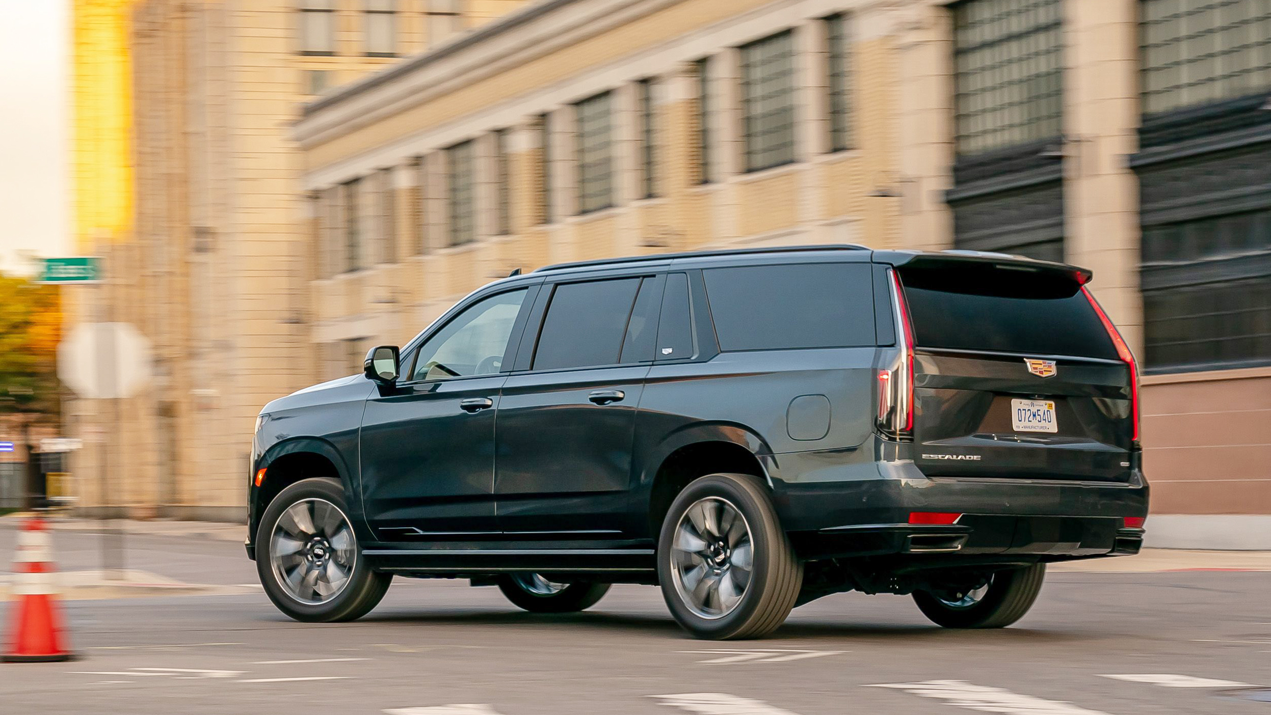 丰田皇冠是什么级别的车,丰田有个suv前面是皇冠