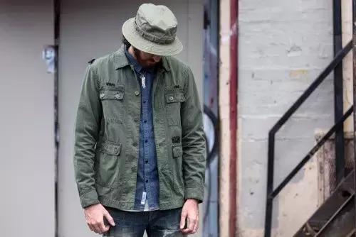 今天余文乐老师要为你们上一堂军装搭配课,答应我要好好学习哟!