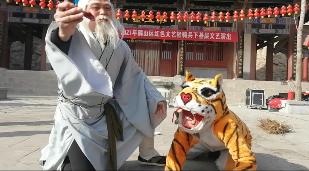 海拔500多米高山,500多米高山出现罕见一幕