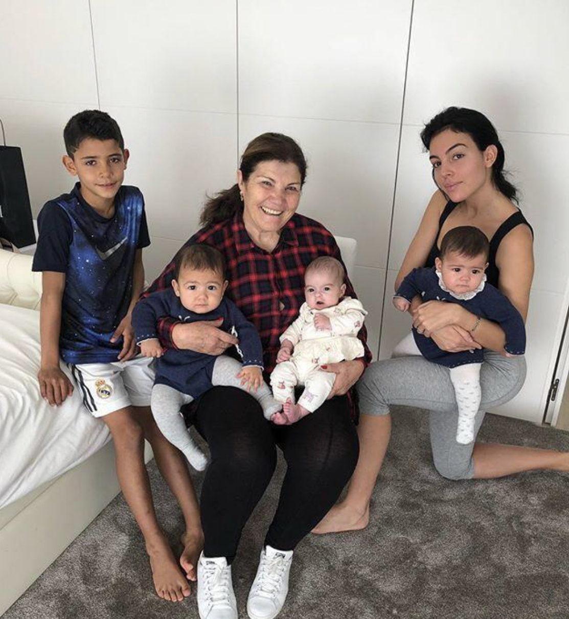 c罗儿子迷你罗的ins,c罗与迷你罗最近视频