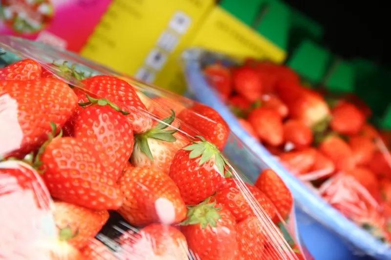 她是余杭一个微信群主光一个群就能卖30多万!近期更是卖疯!卖的啥?