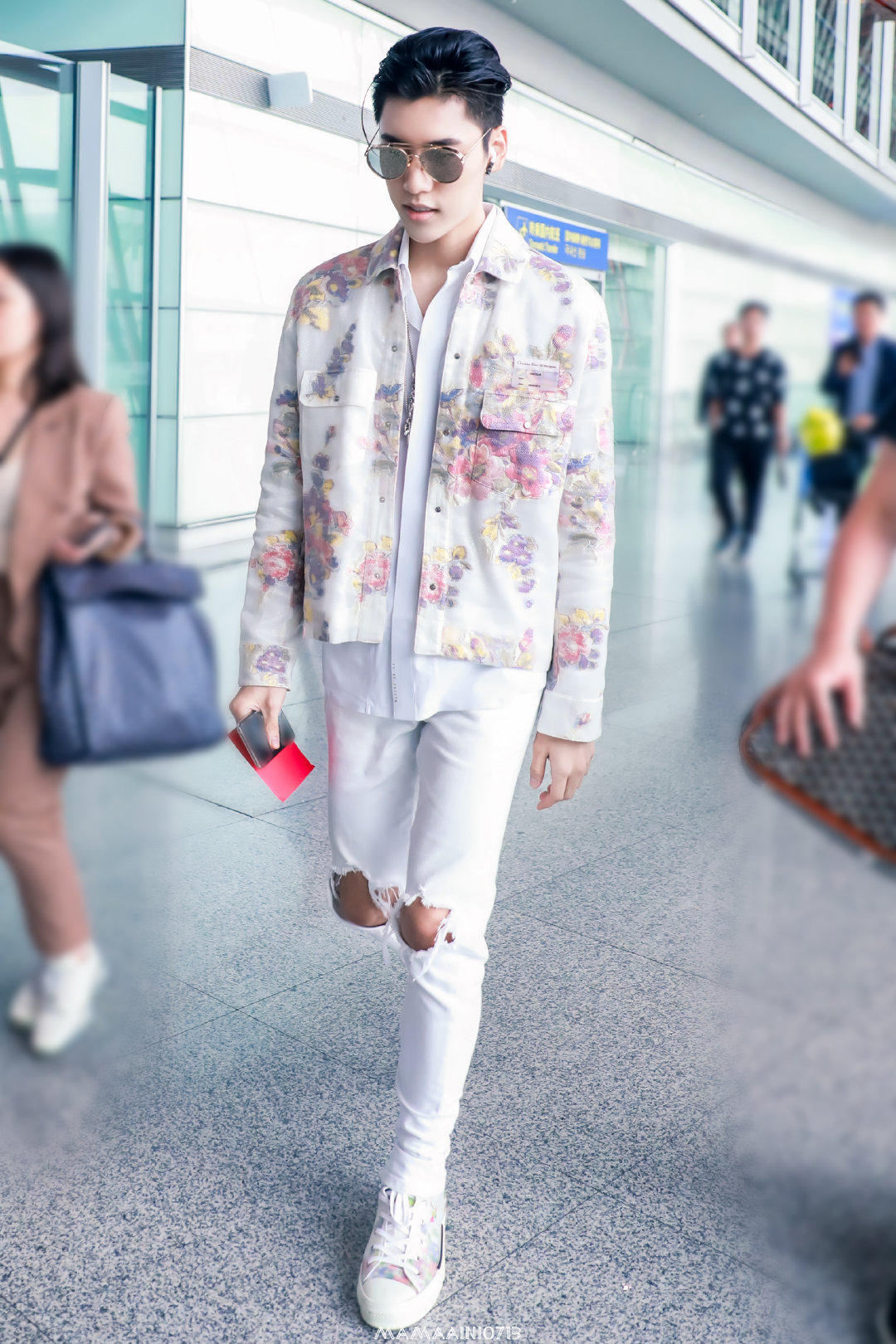 穿搭男生潮流大牌,男明星冬季最帅休闲运动穿搭