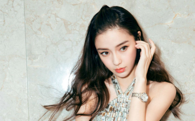 秦昊发飙怒斥*拍偷**者，4岁女儿正脸被曝光，颜值随奶奶眼睛小