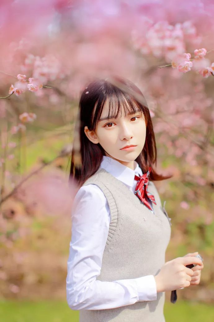 春天如何拍照摆姿势好看,48个拍照pose技巧拍出好看的照片