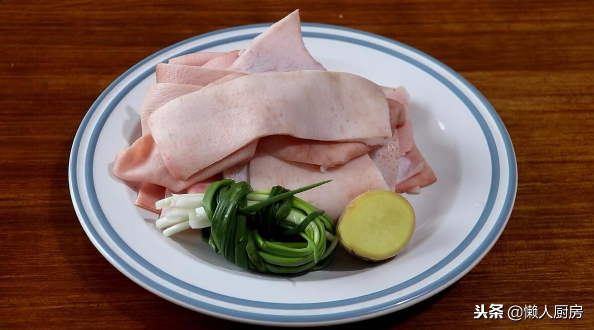 水晶皮冻的正确方法,水晶猪皮清冻的做法