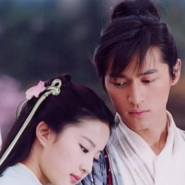 她很美，可惜被糟蹋了