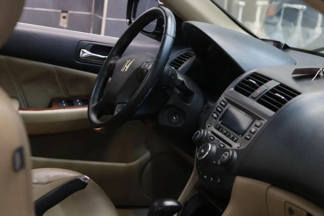 怪兽翻新车,怪兽修车翻新艾力绅