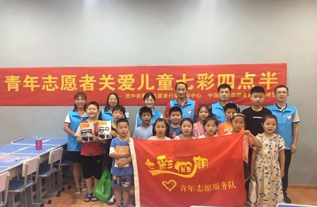 防控疫情爱心捐款新闻报道,致敬抗疫一线志愿者们