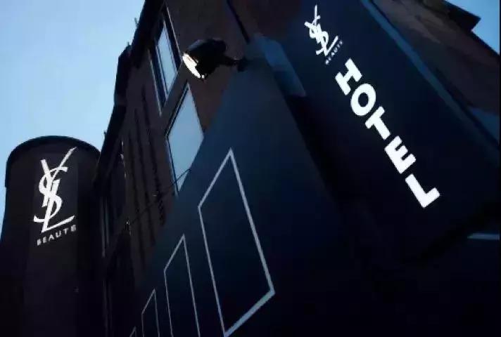 这家被传出浴室照的酒店，怎么还这么火？