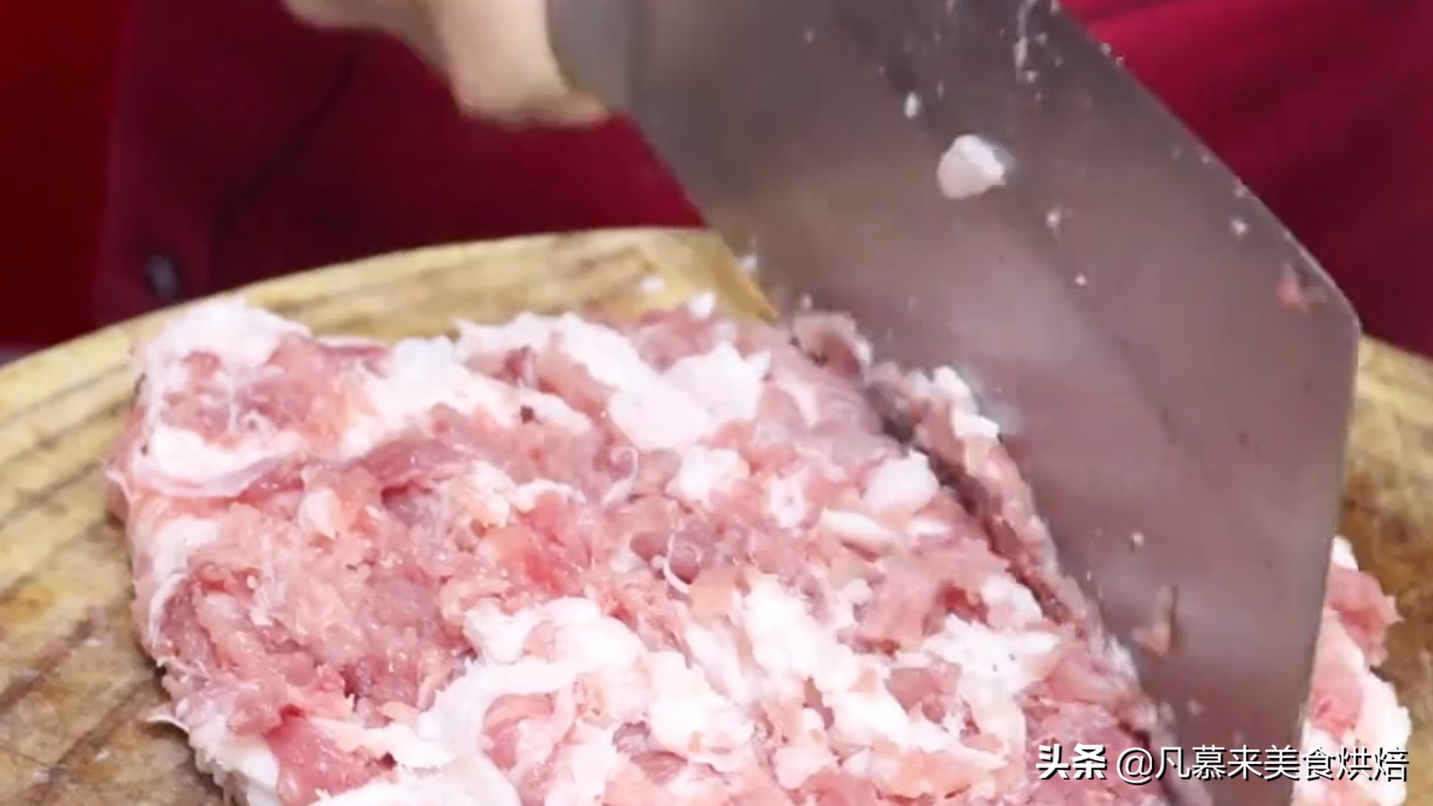 怎样让肉馅更粘稠,怎么让调好的肉馅不发柴