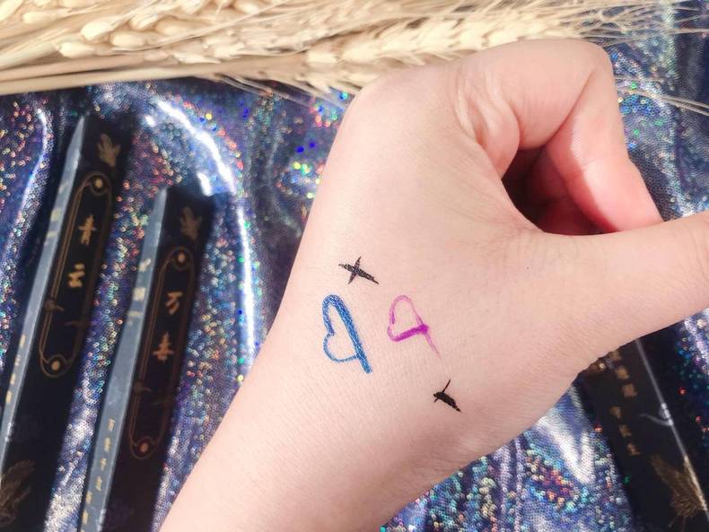 一笔勾勒的眼线笔,一笔眼线笔