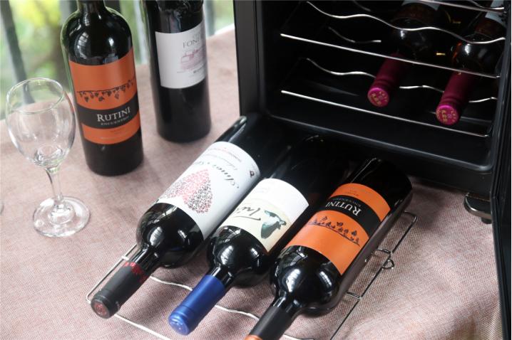 红酒恒温酒柜推荐,年轻人的第一瓶酒
