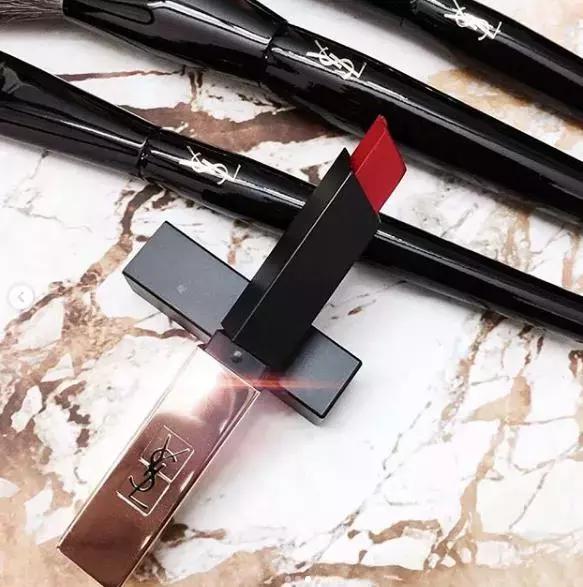 阿玛尼405兰蔻196唇釉,阿玛尼405兰蔻196有什么区别