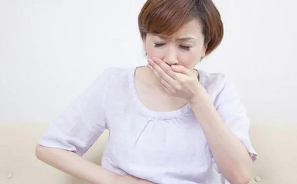 仙女管催吐的危害,女子减肥把塑料管插胃里