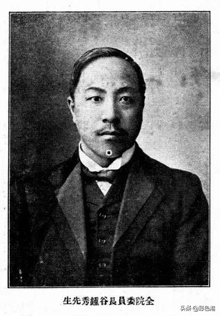 王天纵催马扬鞭，一伸手将毛奎英拉上马，接着啪啪啪，打完一梭子