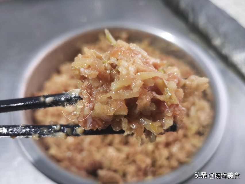 最好吃的牛肉萝卜馅饺子的做法,家常萝卜馅饺子做法