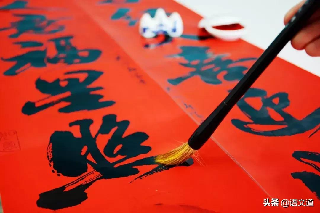 贴春联注意上下联,左右贴春联的正确方法官方