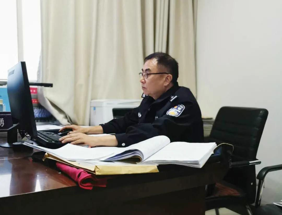 跑赢退休倒计时——记长垣市公安局食药环大队民警田建伟