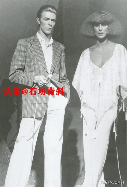 身边围绕无数小鲜肉，奇装异服的始祖，看她如何72变