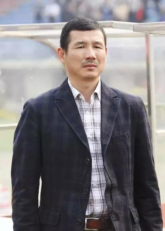 在外地漂泊多年终于回来了,在外漂泊了几十年终于回家了