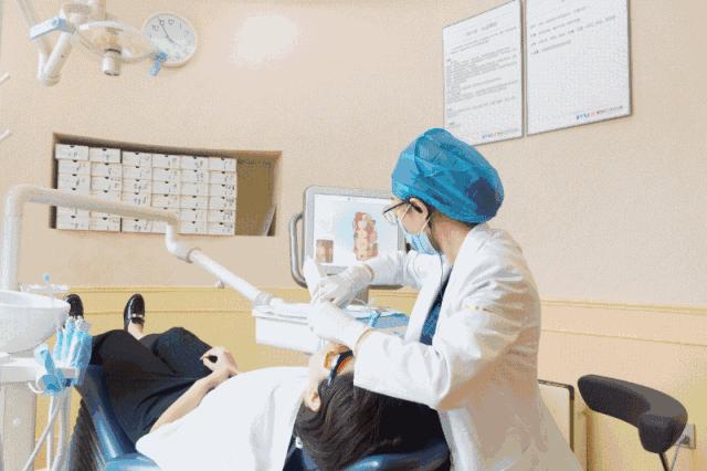 超详细的牙齿矫正过程,成人骨性牙齿矫正过程