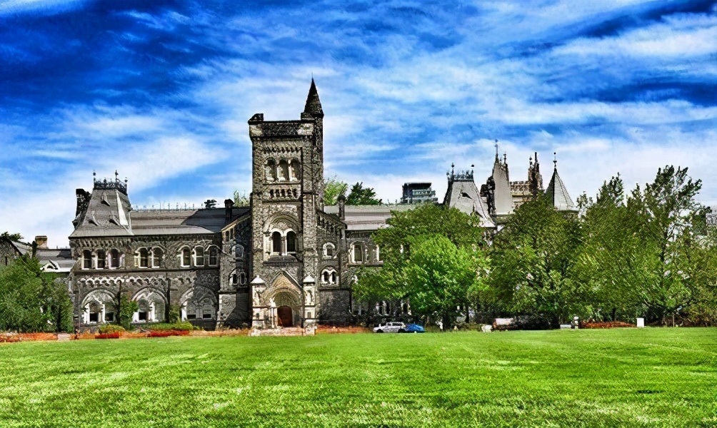加拿大第一名校,加拿大第一民族大学