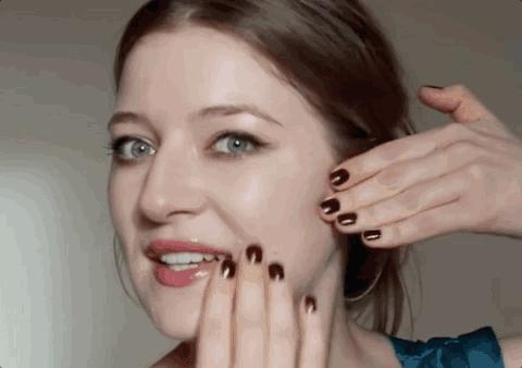 夏天被粉红色泡泡承包，嫁给爱情的女孩脸上都挂着糖霜