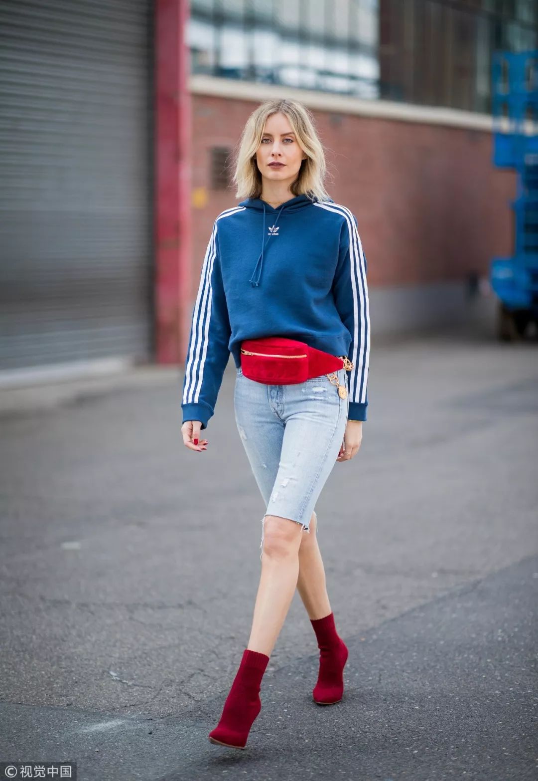 鍞愬澶嶅彜鎾炶壊鏍煎瓙鍚屾,琚攼瀚ｆ儕鑹崇殑鐬棿