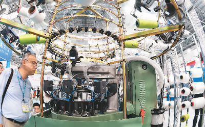 告别“灰黑蓝”更潮更有范儿