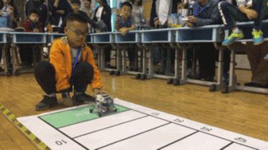 机器人团队激烈角逐,工业机器人团队比赛